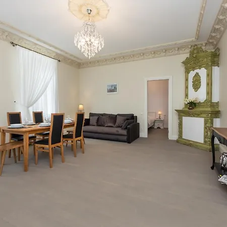 Parkview Apartment *